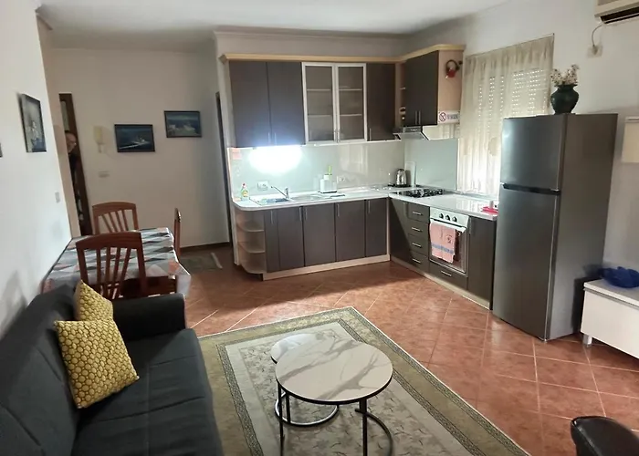 Rudi 2 In Appartement *